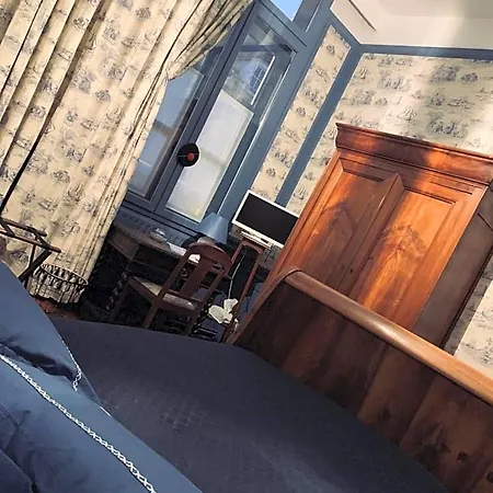 D'hotes Les Foulons Bed and Breakfast Ντουαί