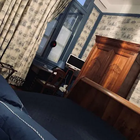 D'hotes Les Foulons Bed and Breakfast 3*